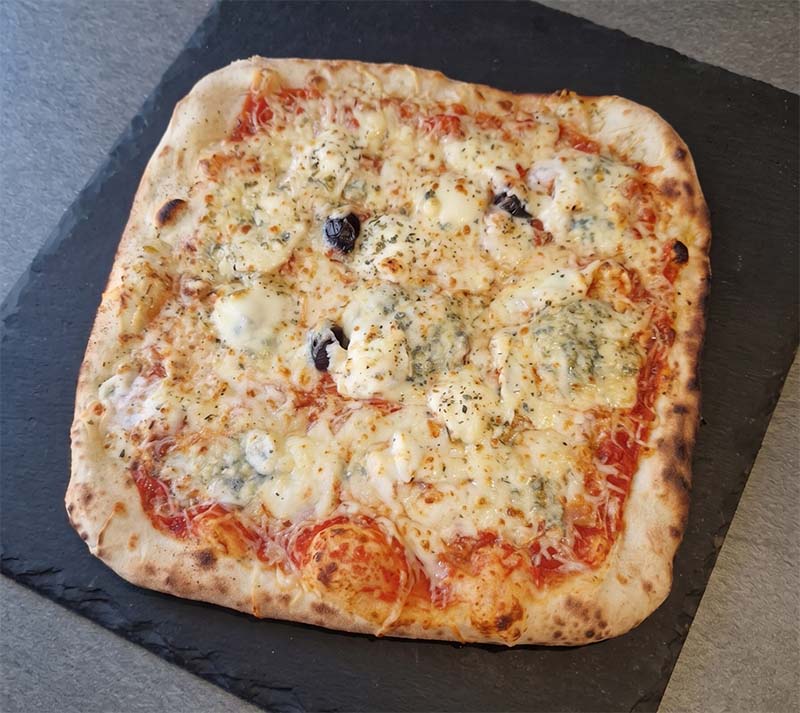 Pizza carrée 4 Fromages fondante - Joker Pizza Dijon