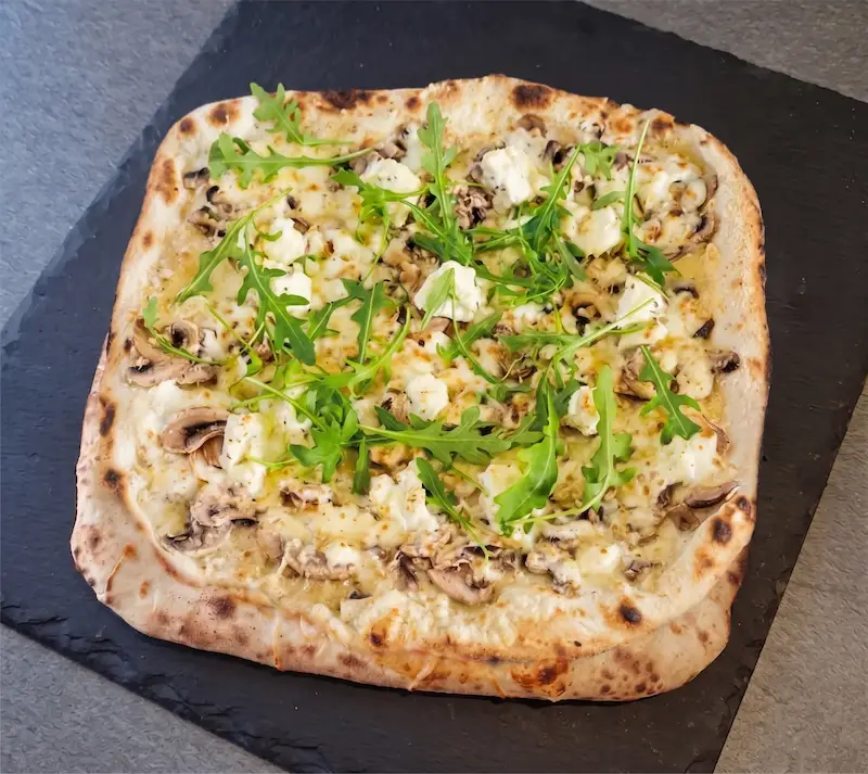 Pizza carrée Boursin fondante - Joker Pizza Dijon
