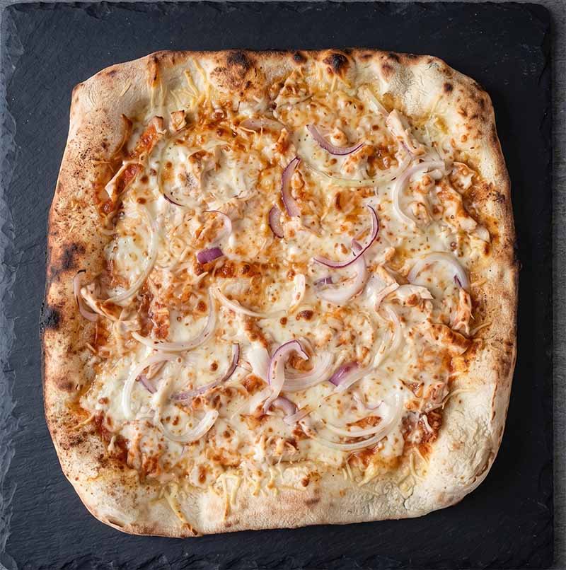 Pizza carrée au feu de bois recette régionale - Joker Pizza Dijon