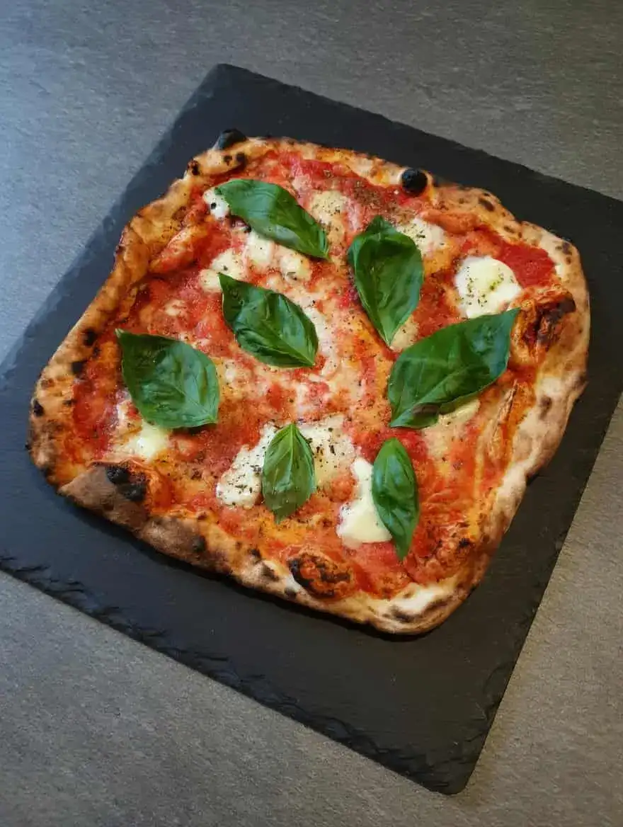 Pizza carrée Margherita classique - Joker Pizza Dijon