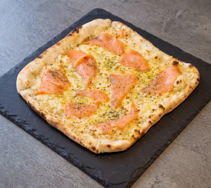 Pizza carrée Nordique saumon - Joker Pizza Dijon